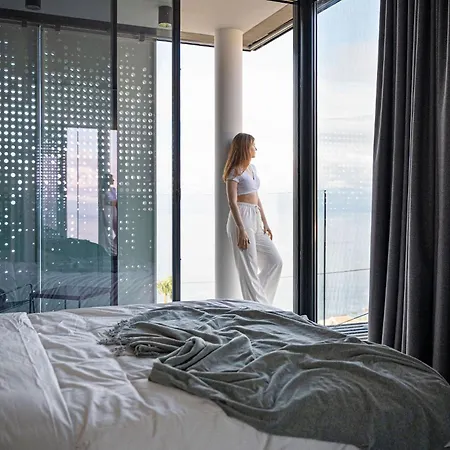 Saudade - Ultra Luxury Futuristic Ocean Zen Retreat *