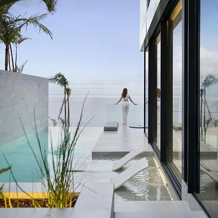 Saudade - Ultra Luxury Futuristic Ocean Zen Retreat *