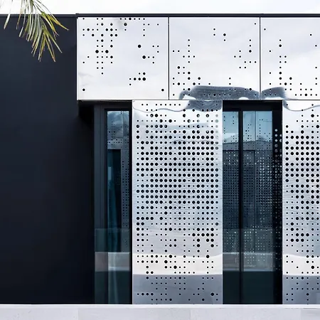 Saudade - Ultra Luxury Futuristic Ocean Zen Retreat