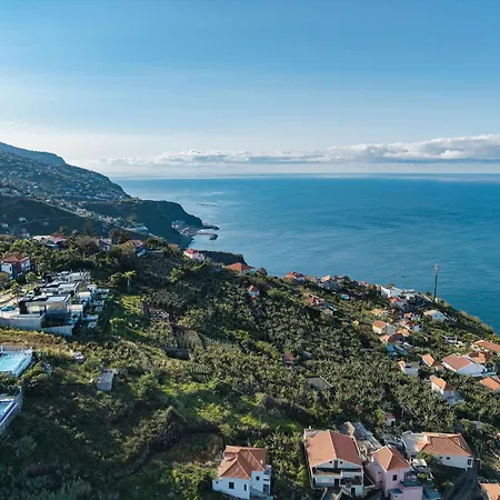 Saudade - Ultra Luxury Futuristic Ocean Zen Retreat