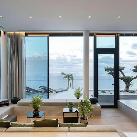 Villa Saudade - Ultra Luxury Futuristic Ocean Zen Retreat *