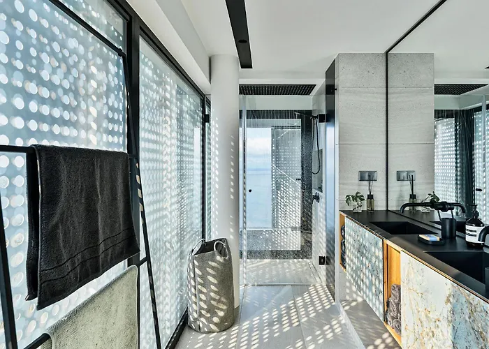 Saudade - Ultra Luxury Futuristic Ocean Zen Retreat