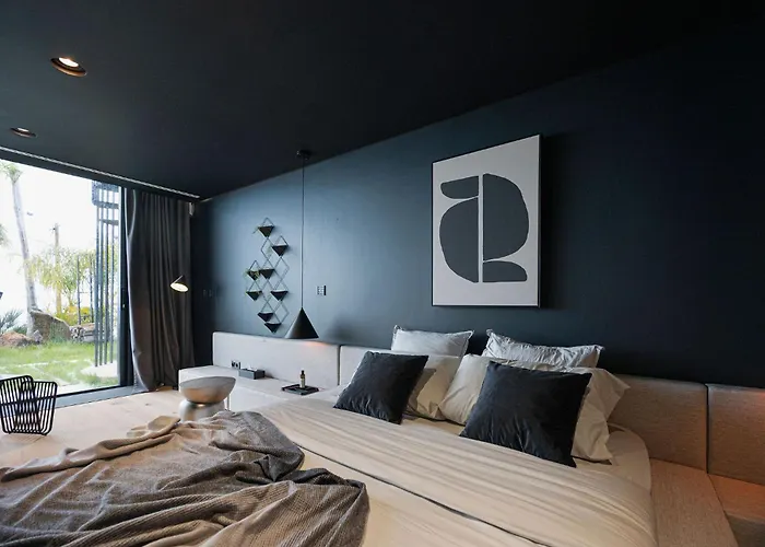 Saudade - Ultra Luxury Futuristic Ocean Zen Retreat * 里贝拉布拉瓦