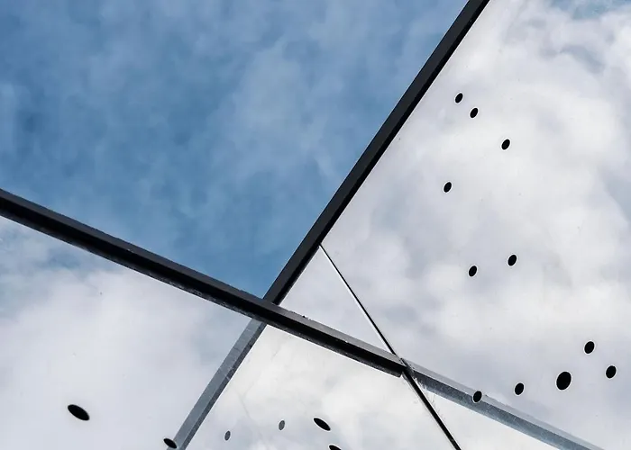 Saudade - Ultra Luxury Futuristic Ocean Zen Retreat * 里贝拉布拉瓦