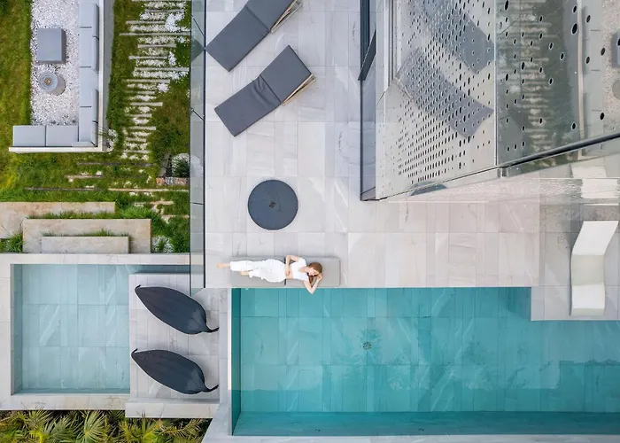 Saudade - Ultra Luxury Futuristic Ocean Zen Retreat * 里贝拉布拉瓦