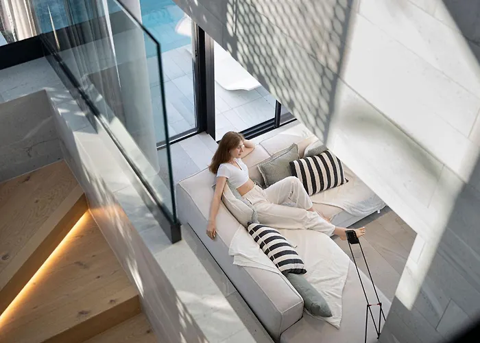 Saudade - Ultra Luxury Futuristic Ocean Zen Retreat * 里贝拉布拉瓦